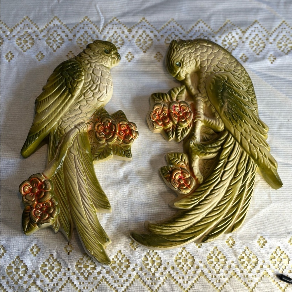Vintage Bird Wall Decor with Floral Accents